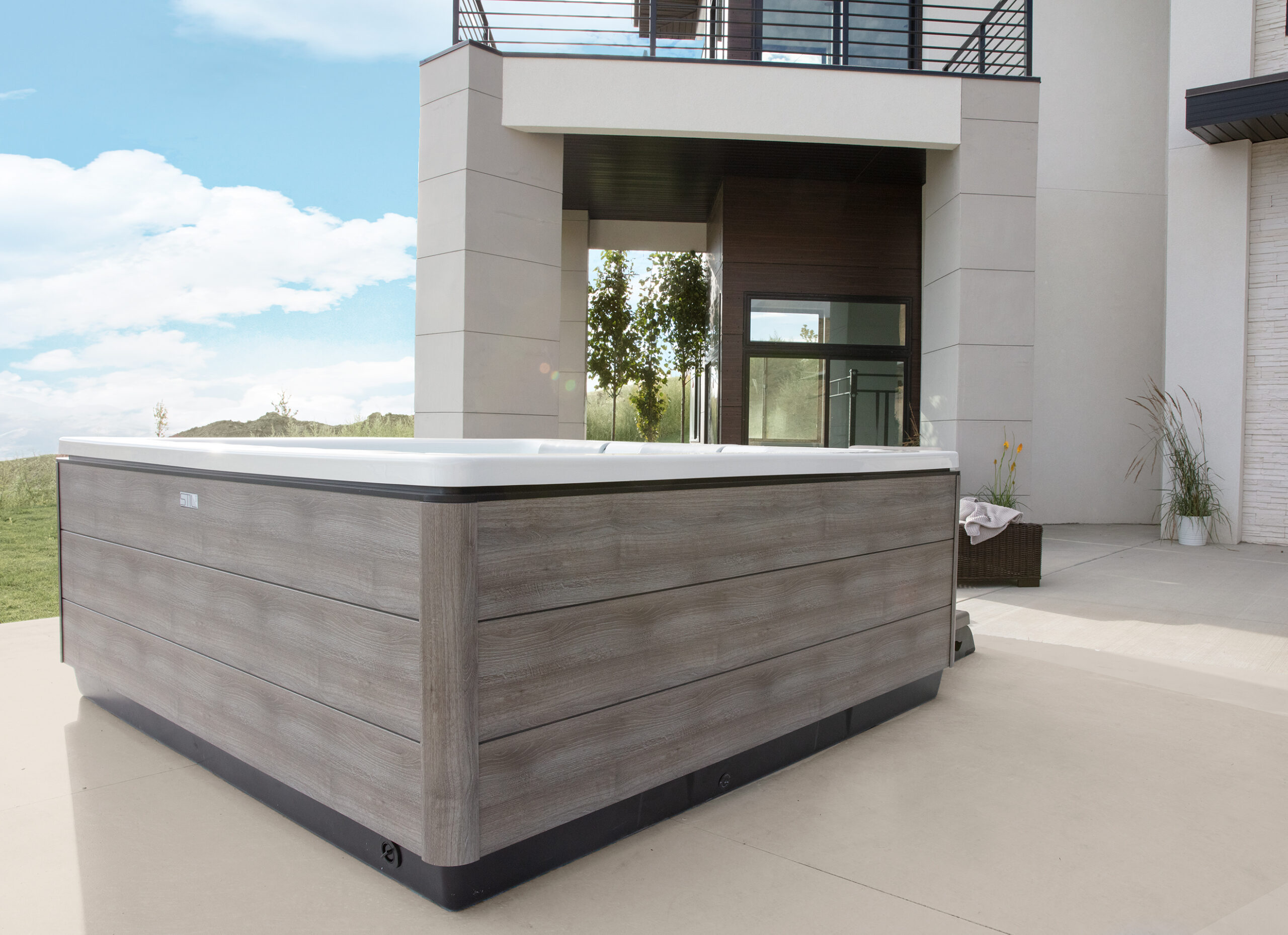 STIL Series cabinet